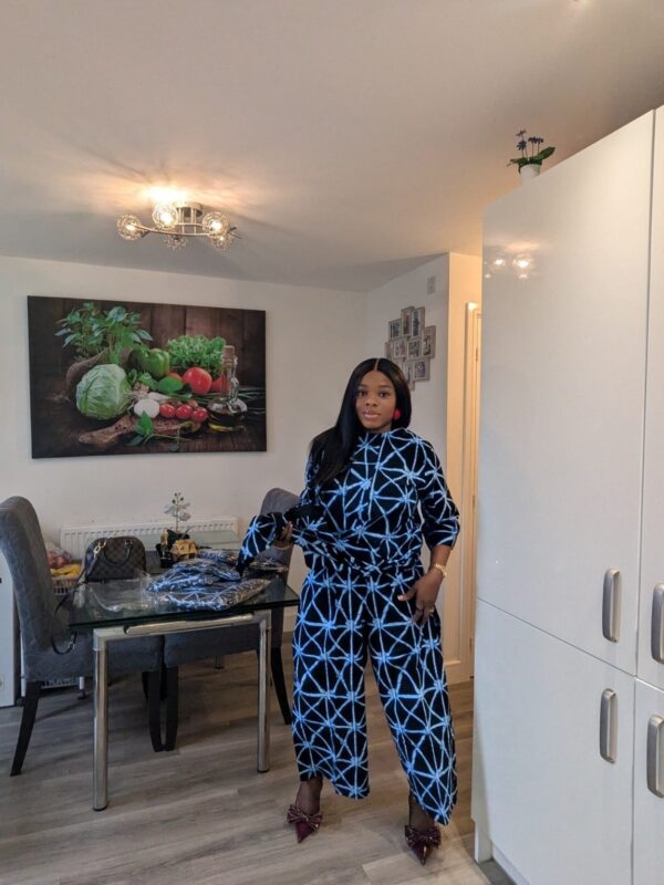 2026/09/1001833370.jpg Olawumi Blue Kembe Set.
Comes with head scarf