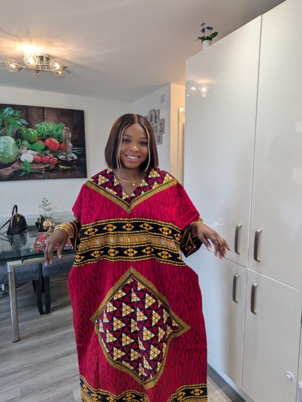 Adaeze Vintage Normal Shape Ankara Bubu 

Comes with a head scarf
