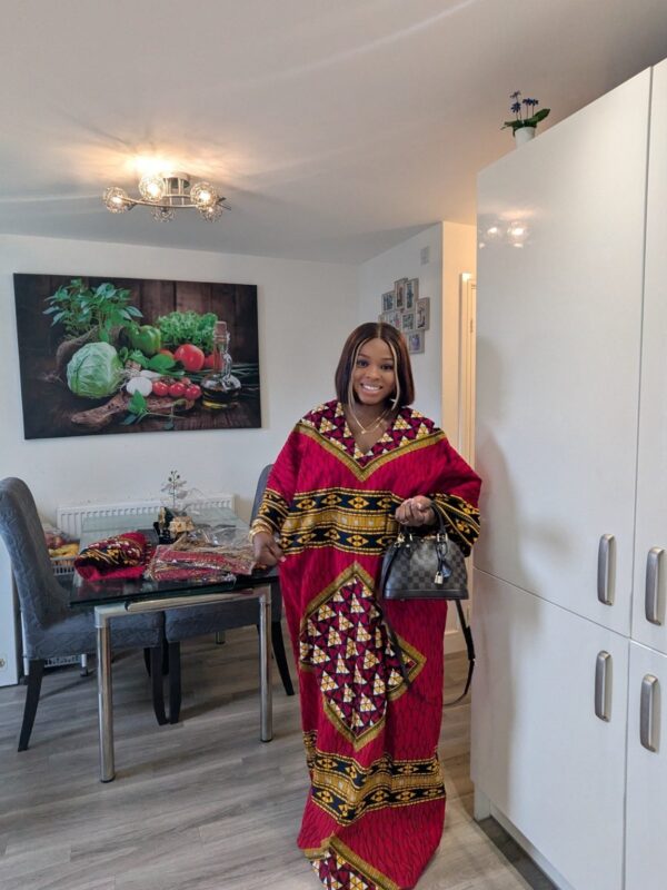 Adaeze Vintage Normal Shape Ankara Bubu 

Comes with a head scarf