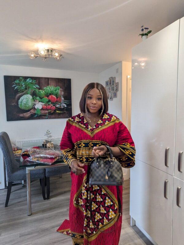 Adaeze Vintage Normal Shape Ankara Bubu 

Comes with a head scarf